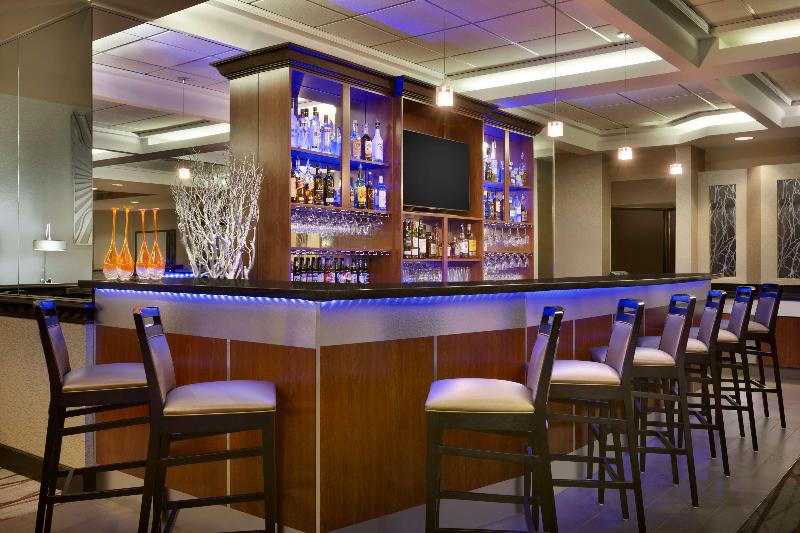 هتل Radisson Akron Fairlawn Copley