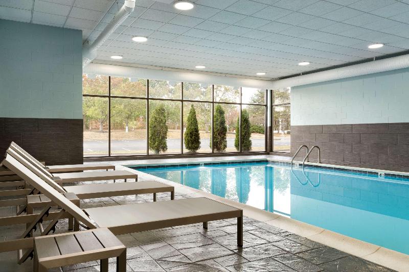هتل Radisson Akron Fairlawn Copley