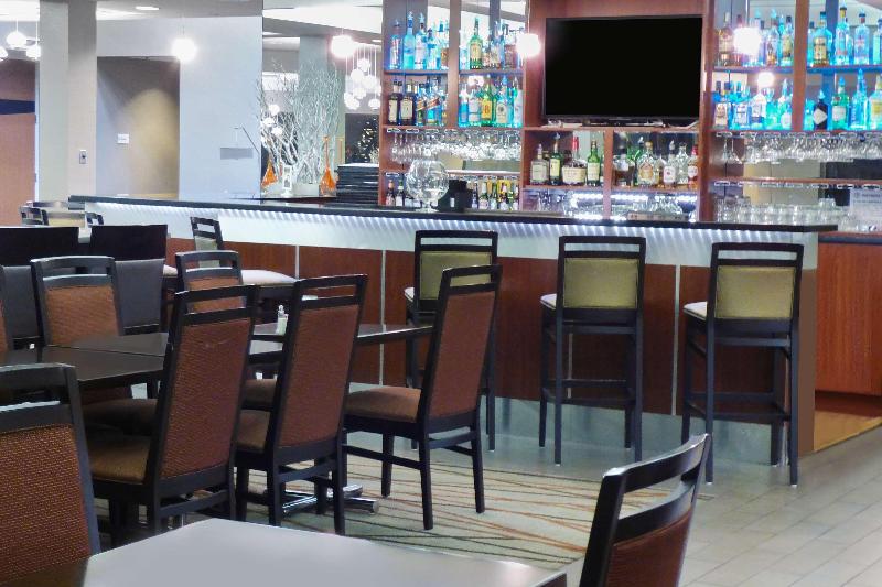 هتل Radisson Akron Fairlawn Copley