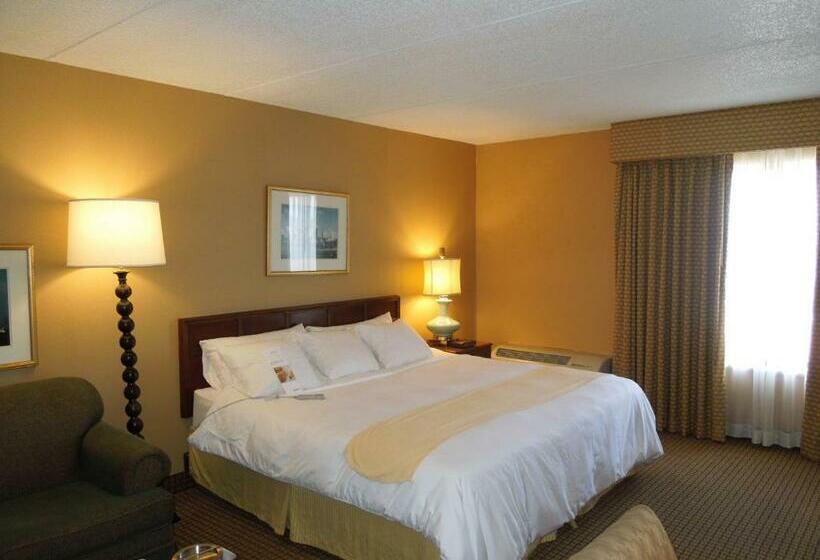 هتل Rl Cleveland Airport West