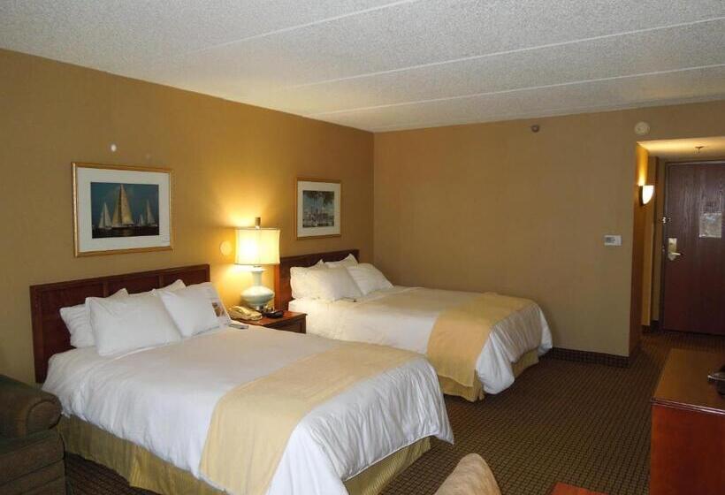 هتل Rl Cleveland Airport West