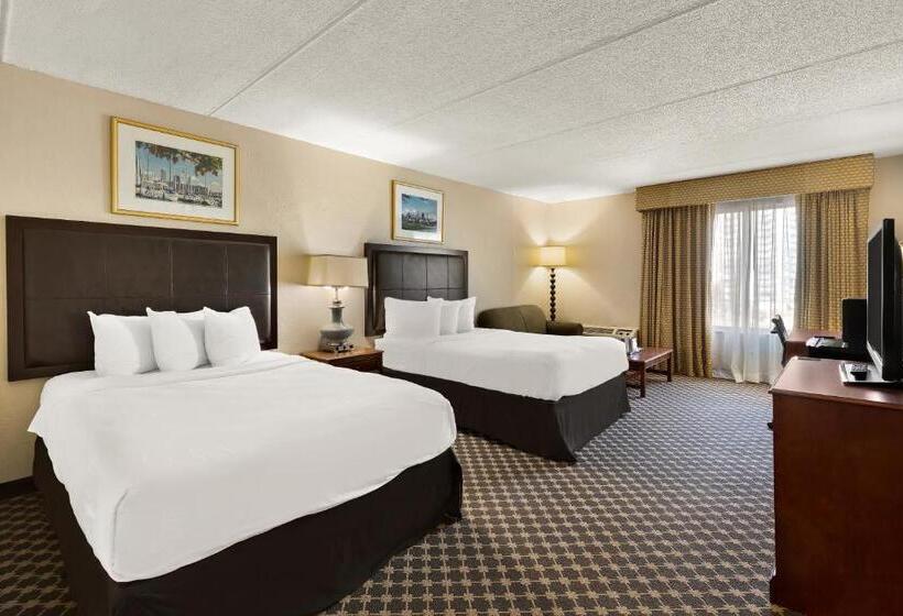 هتل Rl Cleveland Airport West