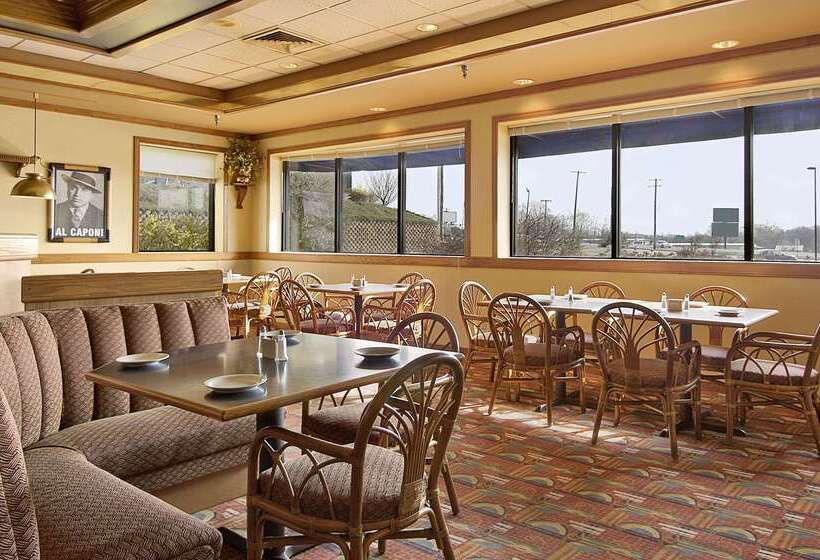 فندق Ramada By Wyndham Batesville