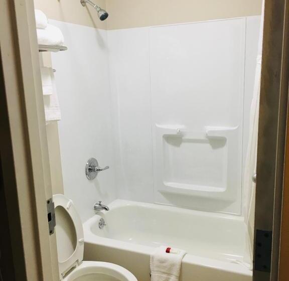 فندق Ramada By Wyndham Batesville