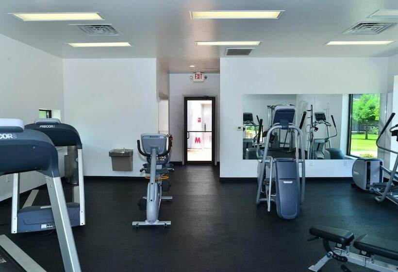 هتل Ramada By Wyndham Del Rio