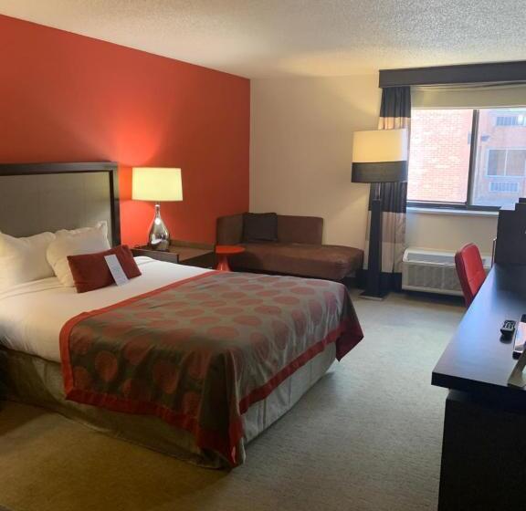 호텔 Ramada By Wyndham Marquette
