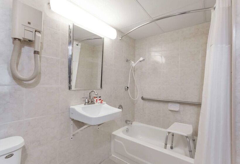 فندق Ramada By Wyndham Newburgh/west Point