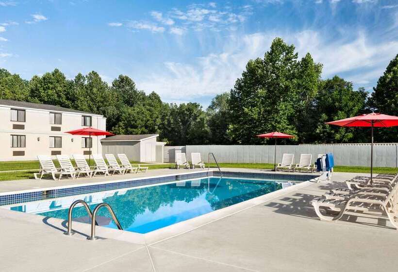 هتل Ramada By Wyndham Allentown Bethlehem
