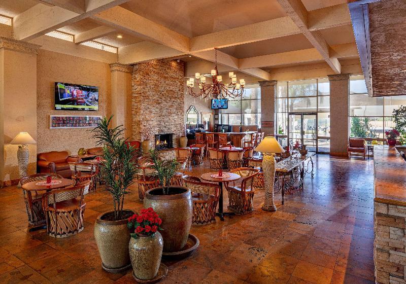 هتل Ramada By Wyndham Tucson