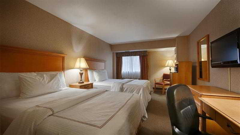 Red Lion Hotel Rosslyn Iwo Jima