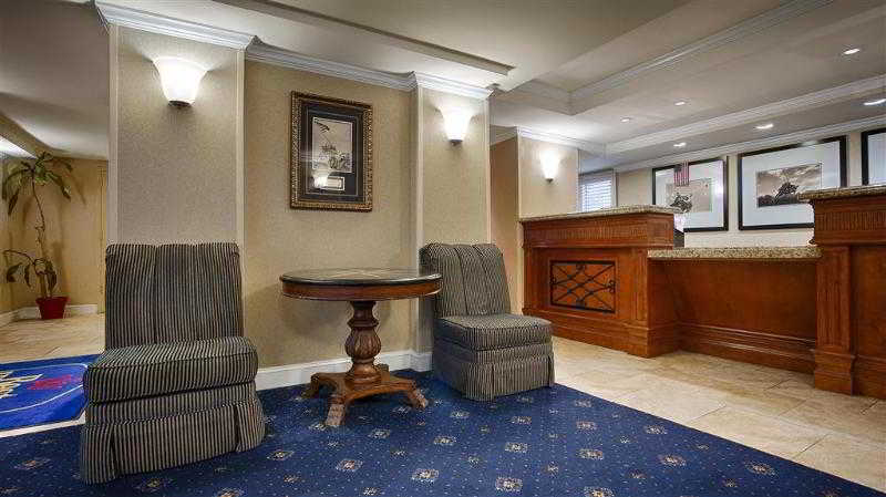 Red Lion Hotel Rosslyn Iwo Jima