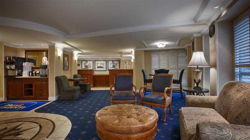 Red Lion Hotel Rosslyn Iwo Jima