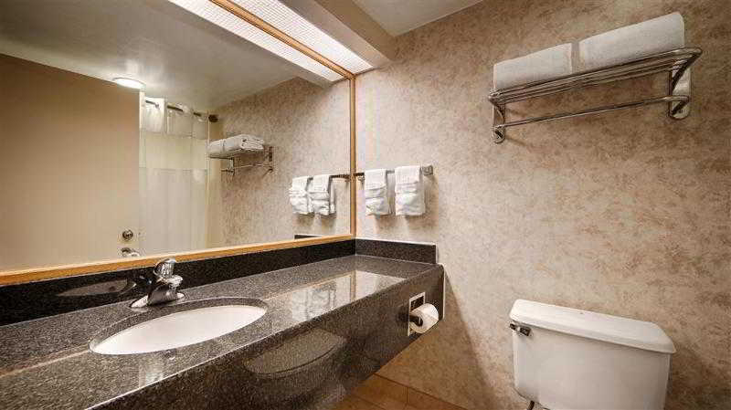 Red Lion Hotel Rosslyn Iwo Jima