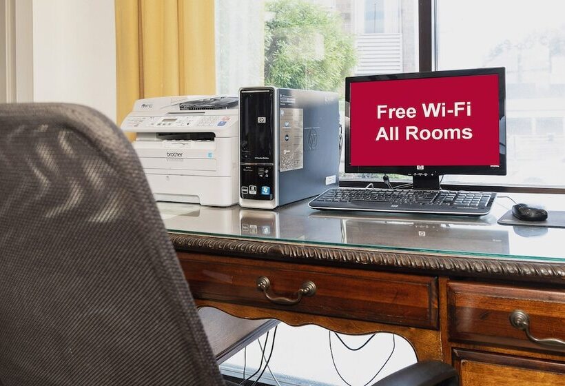 هتل Red Roof Inn & Suites Macon