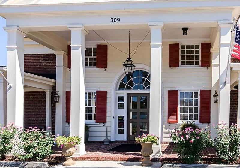 هتل Rodeway Inn Historic
