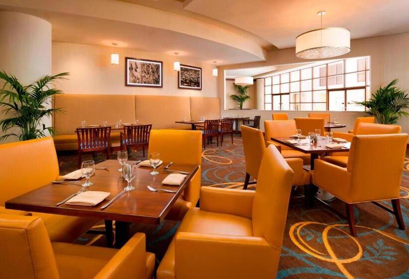 בית מלון כפרי Sheraton Agoura Hills