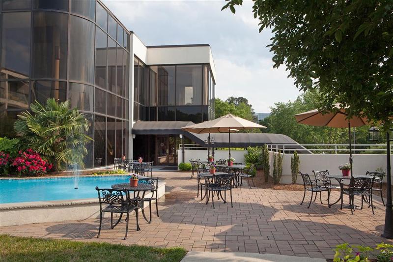 هتل Sheraton Chapel Hill