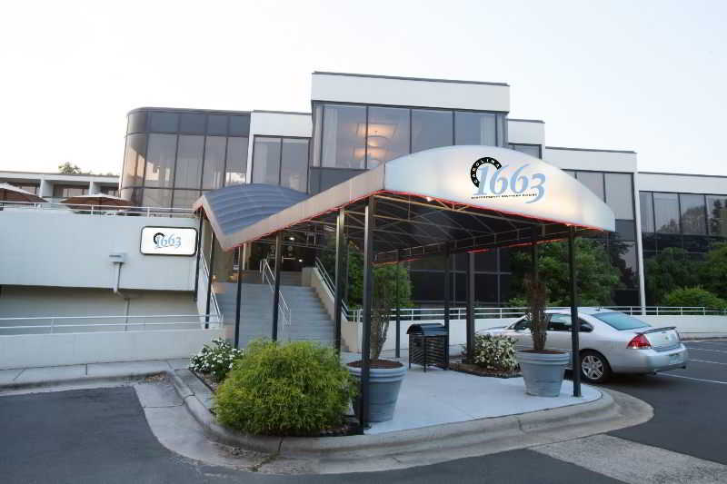 هتل Sheraton Chapel Hill