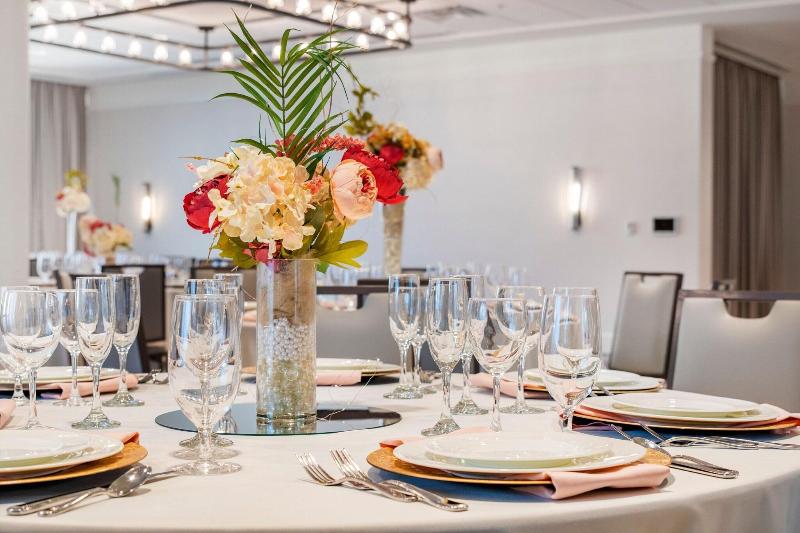 هتل Sheraton Chapel Hill