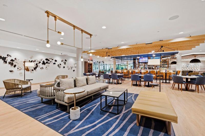 هتل Sheraton Chapel Hill