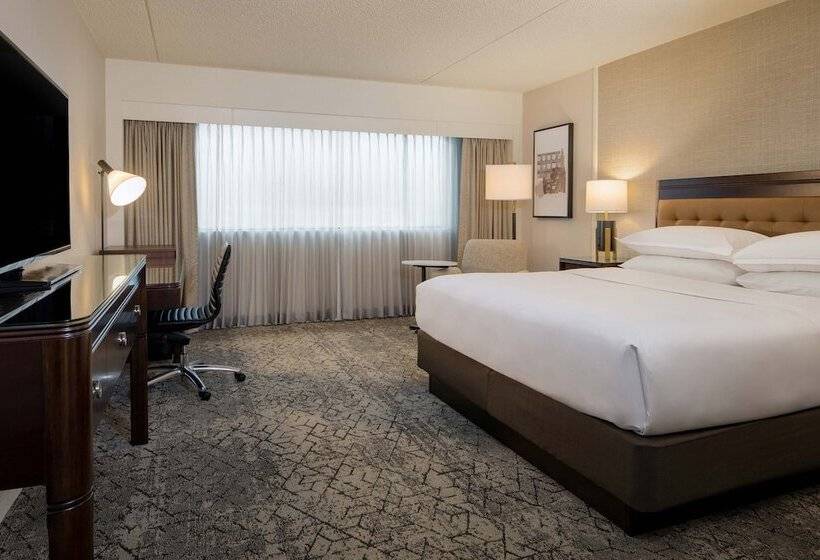 هتل Sheraton Detroit Metro Airport