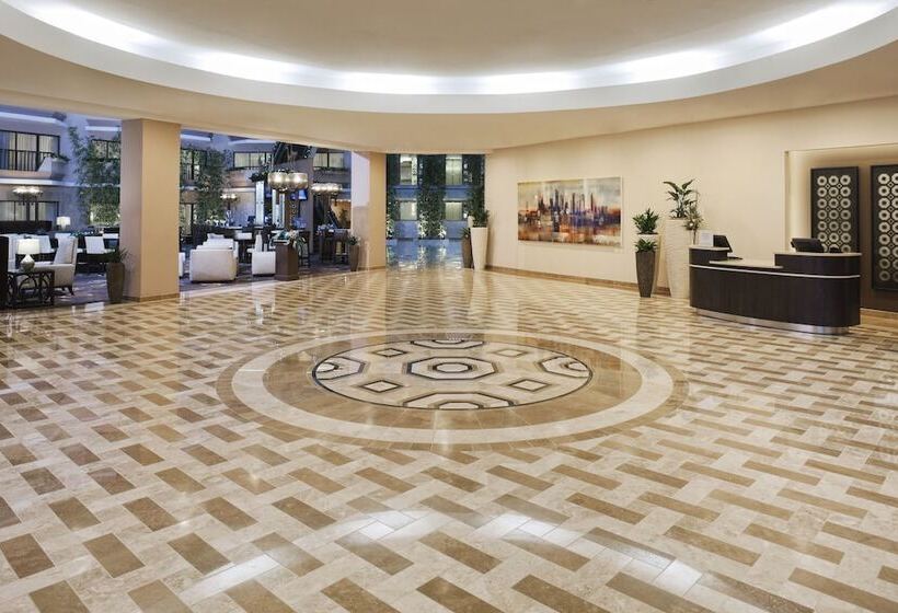 هتل Sheraton Detroit Metro Airport