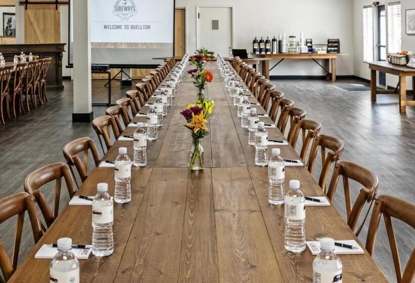 ホテル Sideways Inn