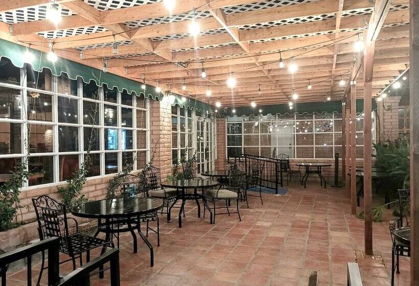 هتل Clarion Inn