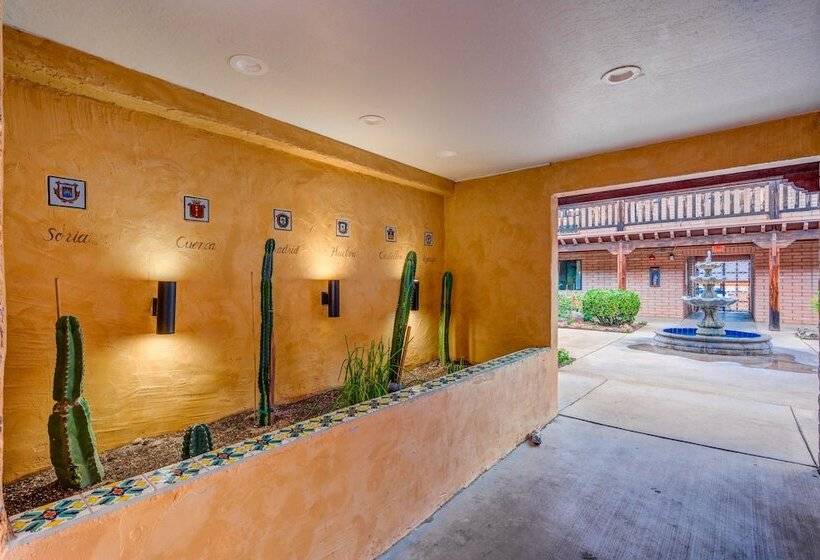 هتل Clarion Inn