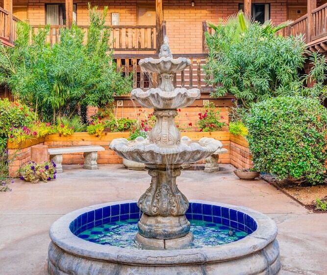 هتل Clarion Inn