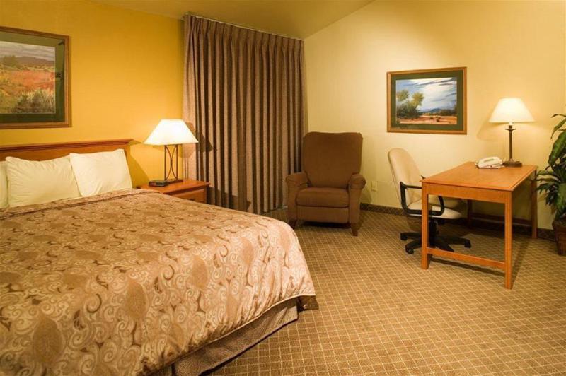 هتل Clarion Inn