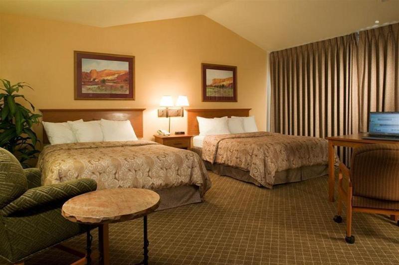 هتل Clarion Inn