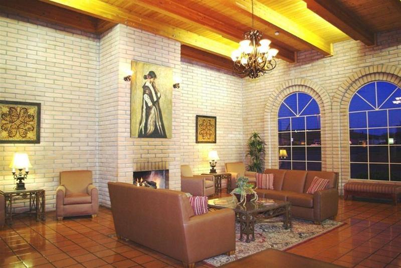 هتل Clarion Inn
