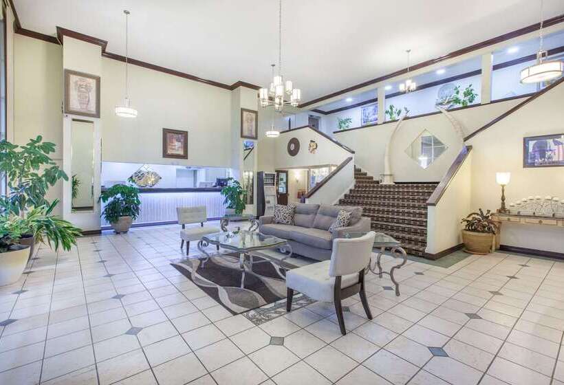 هتل Super 8 By Wyndham Tyler Tx