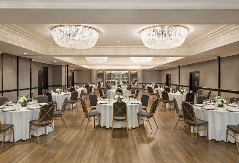 هتل The Admiral, Downtown Historic District