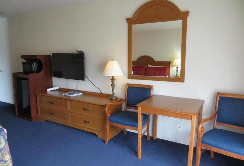 هتل The Monarch Resort
