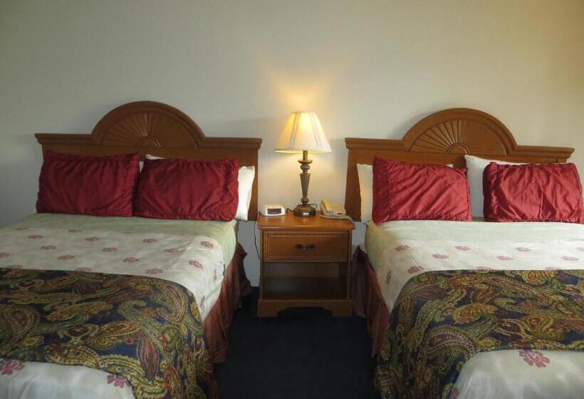 هتل The Monarch Resort
