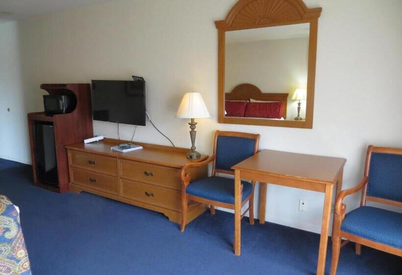 هتل The Monarch Resort