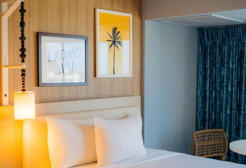هتل Waikiki Malia
