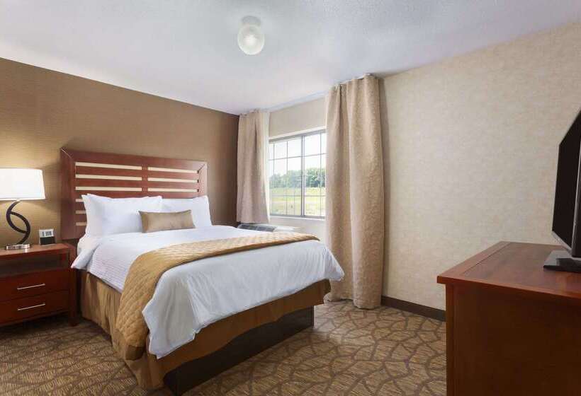 Hotelli Wyndham Garden Grand Rapids Airport