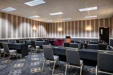 هتل Wyndham Phoenix Airport Tempe