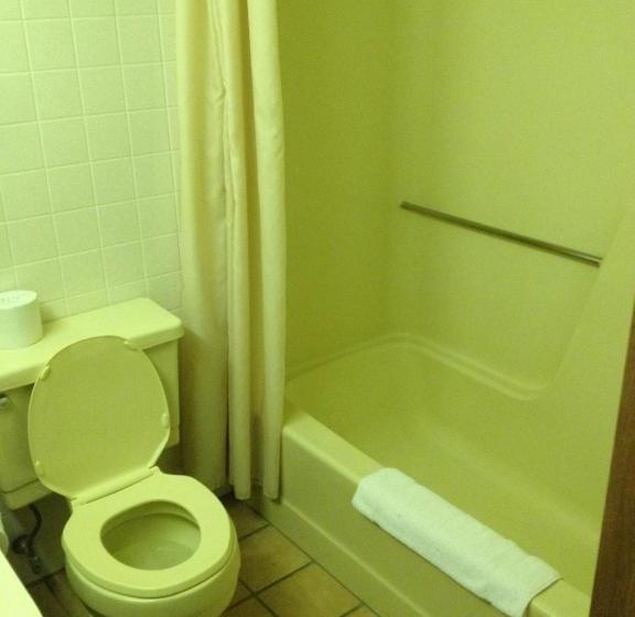 מוטל Parkway Inn