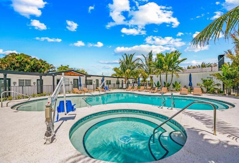 فندق على الطريق Pelican Post At Anna Maria Island Inn