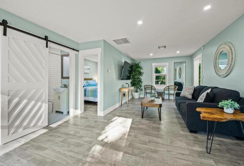 فندق على الطريق Pelican Post At Anna Maria Island Inn