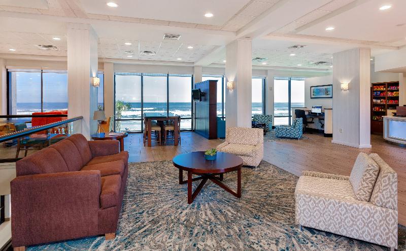استراحتگاه Holiday Inn Express & Suites Oceanfront Daytona Beach Shores, An Ihg
