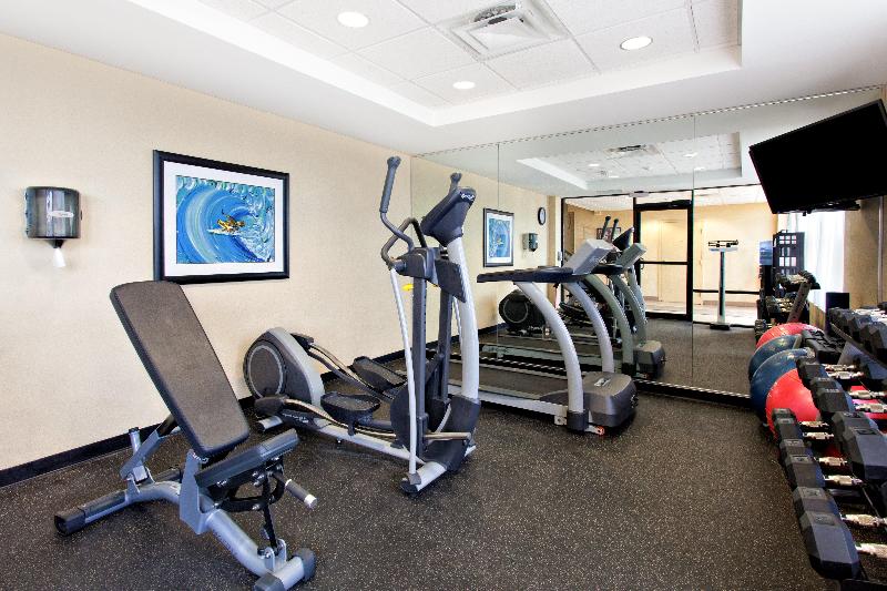 استراحتگاه Holiday Inn Express & Suites Oceanfront Daytona Beach Shores, An Ihg