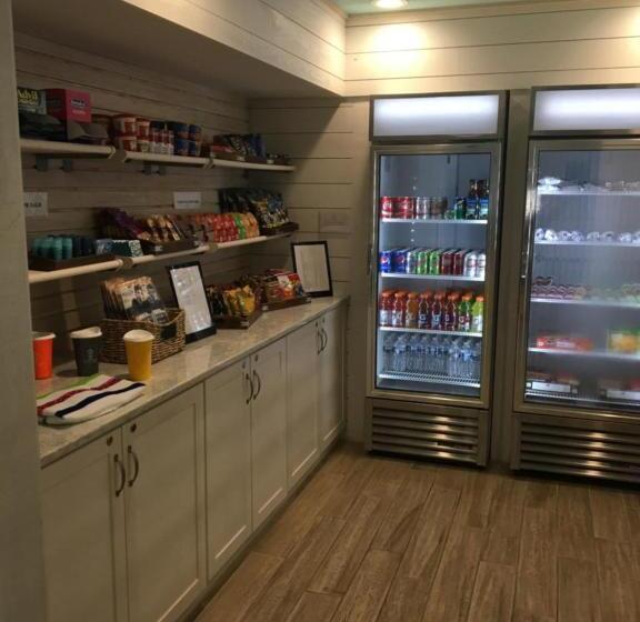 استراحتگاه Palmera Inn And Suites