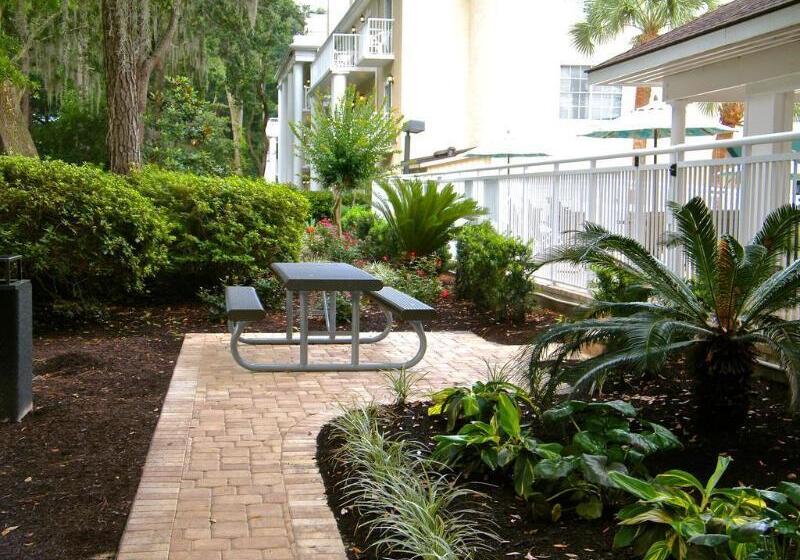 استراحتگاه Palmera Inn And Suites