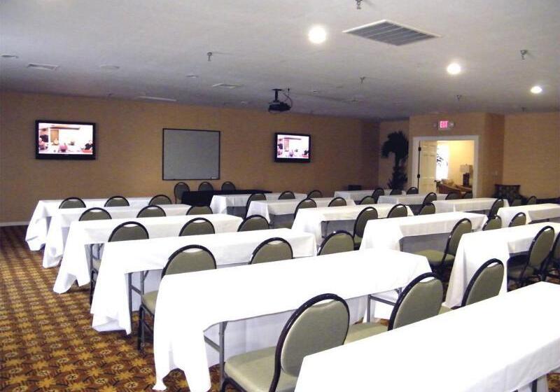 استراحتگاه Palmera Inn And Suites
