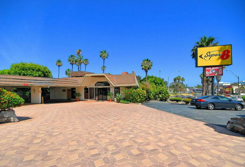 汽车旅馆  Super 8 By Wyndham Long Beach